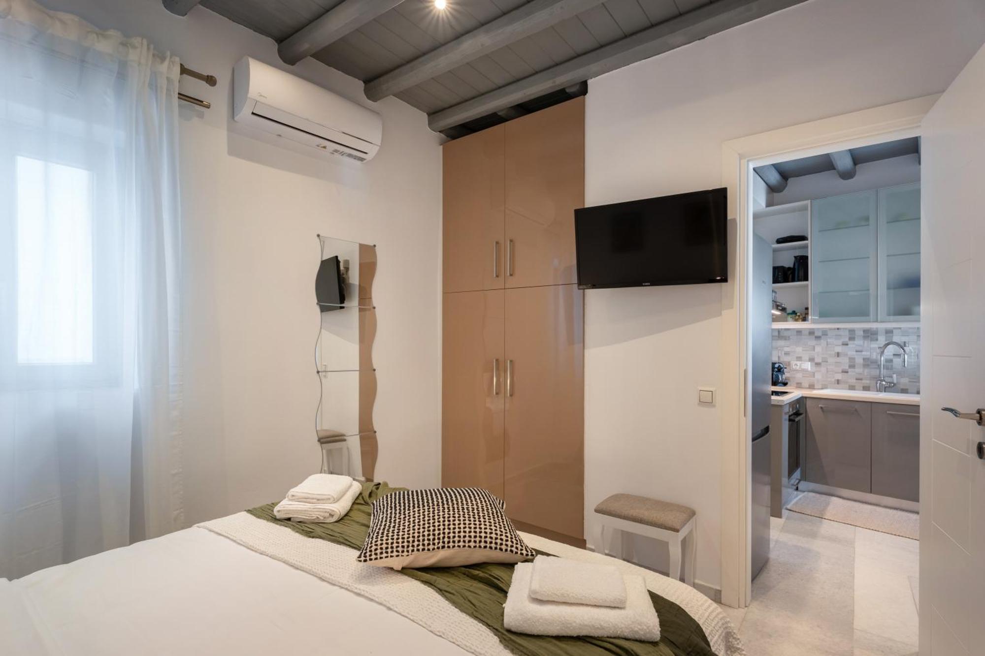 Caper-2 Bedroom Traditional Home With Amazing View Náousa Exterior foto