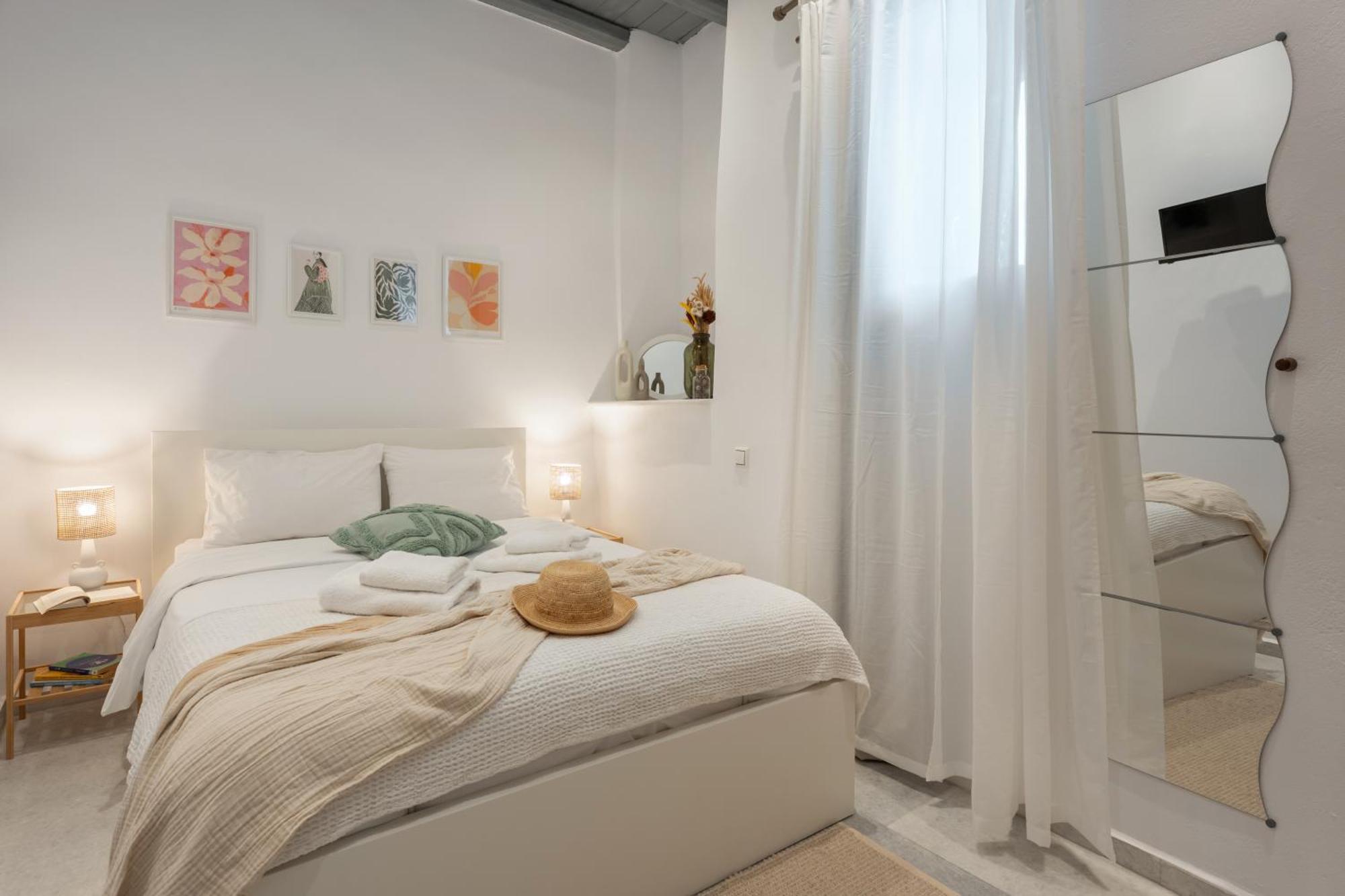 Caper-2 Bedroom Traditional Home With Amazing View Náousa Exterior foto