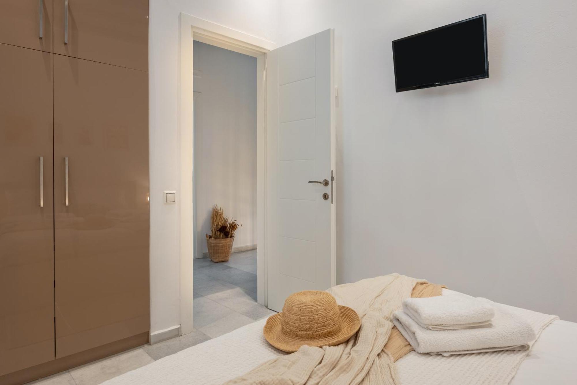 Caper-2 Bedroom Traditional Home With Amazing View Náousa Exterior foto